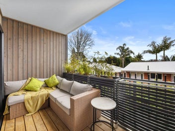 Freehold, No Body Corporate and Sunny!