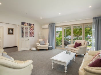 Immaculate quality home - must be sold!