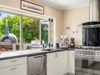 Secluded family lifestyle haven