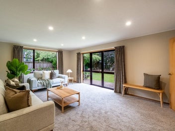 Family Living in Rosedale!