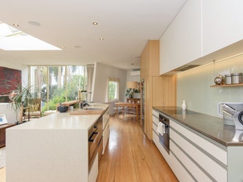 Light and luxury meet great location