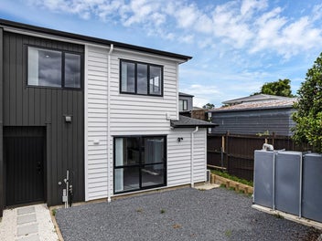 Brand New Freehold Homes - CCC & Titles Issued