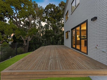 The Best Value 6-Bedroom Home in Flat Bush