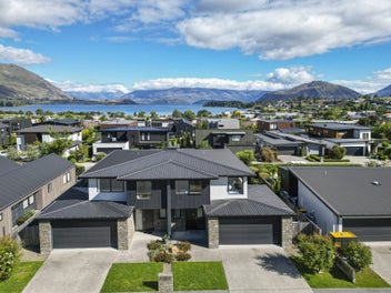 Contemporary comfort moments from town