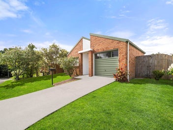 Your Freehold Single-Level Dream Awaits!