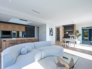 Ex-Show home on Hart Road - Luxury & Comfort!