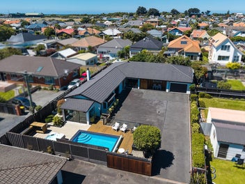 Room for the Boat and Caravan - A Quiet Retreat