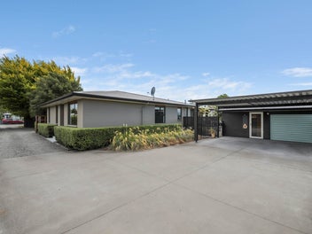 Top Location, Exceptional Family Home