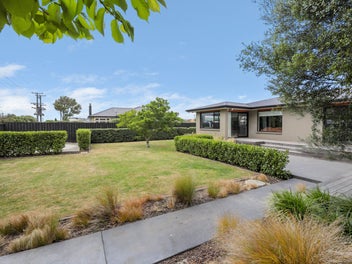 Top Location, Exceptional Family Home