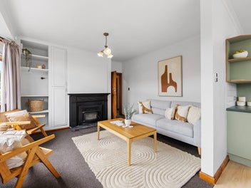 Hills Road Charm May Cause Envy!