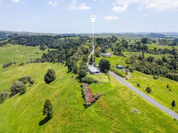 Renovated Lifestyle Living | Expansive Views