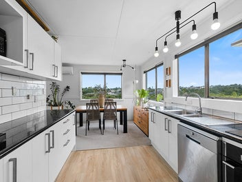 VENDOR ON THE MOVE - MUST SELL!