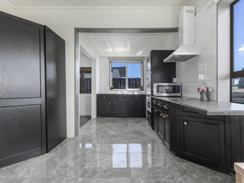 Must Sell - Experienced Buyers, Bring ALL Offers!