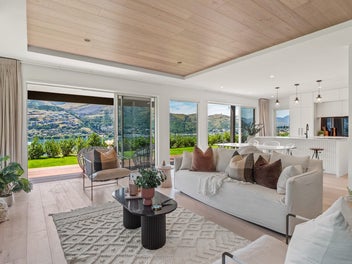 Extensively Renovated Family Living with Lake View