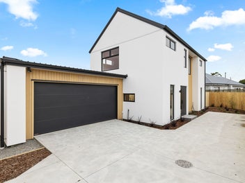 Parks, Schools & Family Living in St Albans