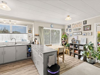 Sun-filled, sweet and so easy to love