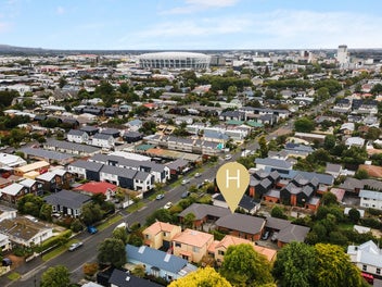 Modern City-Fringe Living with Garage