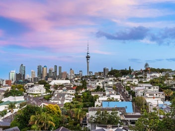Breathtaking Views to Marina Rangitoto & Harbour