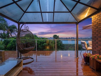 Classic 70s Architecture on Colossal Section