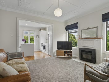 Solid brick - prime location