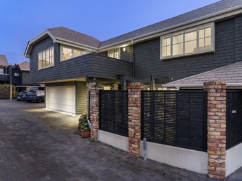 MISSION BAY CEDAR HOME - TEENAGERS/DOWNSIZERS TICK