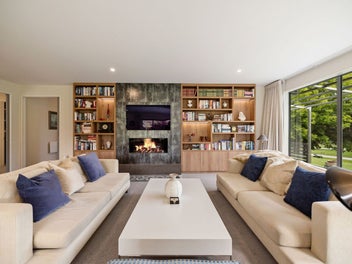 Prime location, semi-rural, totally private!