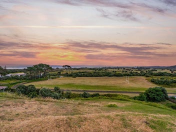 MURIWAI DRESS CIRCLE