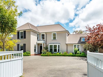 Exceptional in the Heart of the Hutt Valley