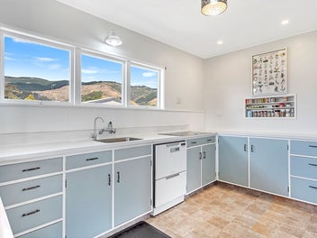 Light-Filled Living with Elevated Views