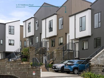 Move in ready - Stylish, Sunny & Convenient