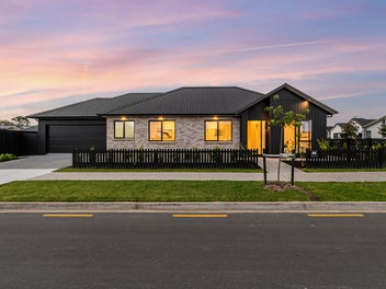 Corner Family Haven with Granny Potential