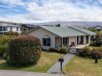 A SMART CHOICE IN A SOUGHT- AFTER LOCATION