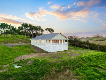 Taupaki Lifestyle. 2.5 Acre Dream.