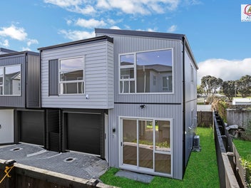 Weymouth Wonder – Style, Space & Serenity!