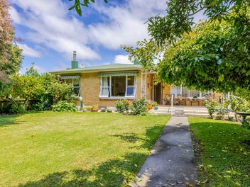 Sought After Parkvale Location.