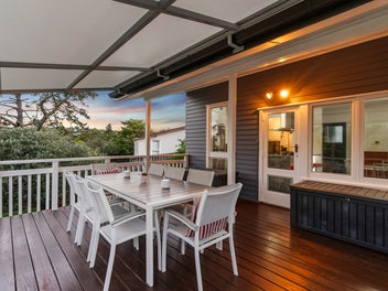 Auction this Wednesday at 4pm