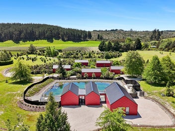 Purpose-Designed Luxury Estate