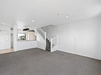 Invest or nest - Central Papatoetoe opportunity
