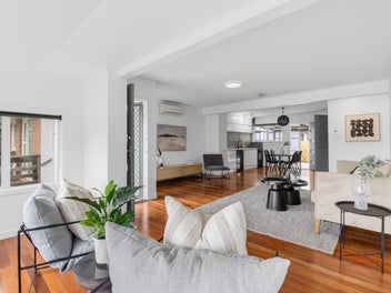 Blockhouse Bay | Professionals Real Estate