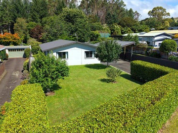 Family Living on Tihi Road