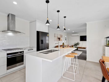 Owners Moving Overseas - Must Sell, No Plan B!