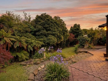 Refreshed Living in a Peaceful Setting