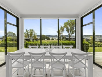 Exclusive living, iconic views