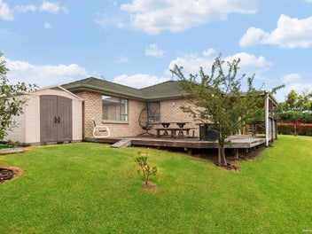 Immaculate Family Home – Ready for You to Move In!