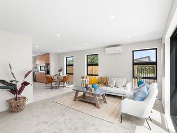 Stylish Townhouse with Garage