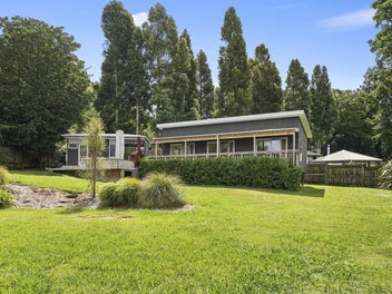 AMAZING LAKE TARAWERA