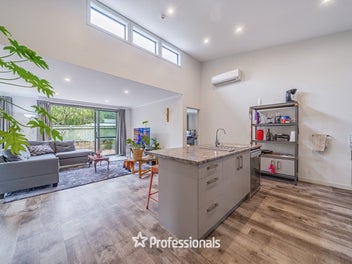 Near New Home In Hair Street