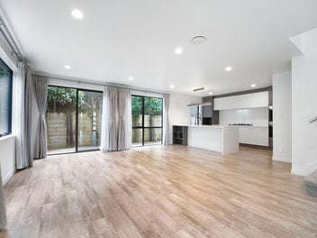 Contemporary Luxury Embraces Everyday Comfort