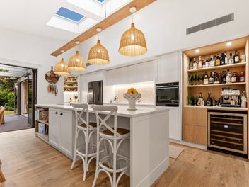 Fully renovated single-level stunner