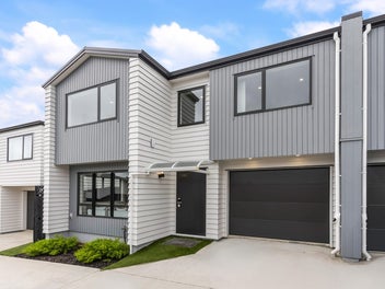 Modern Living in Prime Howick Location